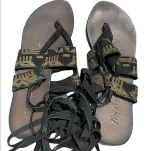 Free People strapped around ankle leather sandals size 37
